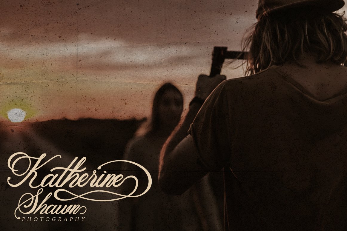 Metalurdo Script Font Demo