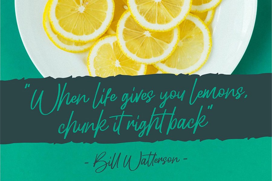 Hellotropica Handbrush Font